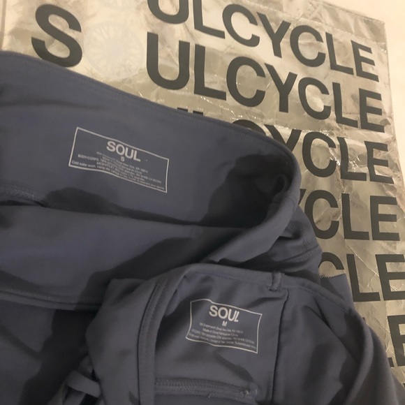 Soulcycle leggings and sports bra matching set. - Picture 5 of 8